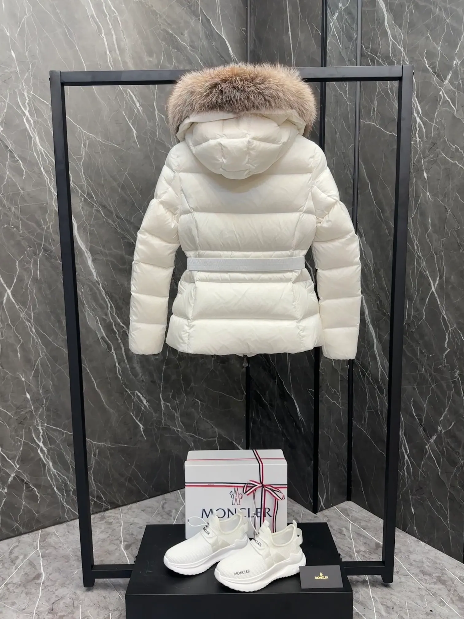 MONCLER Boed Boed longue saison ， ， 。 (! ， ) Boed ， ， 。 longue saison ， 。 · longue saison .Longue saison · · · · ， ·